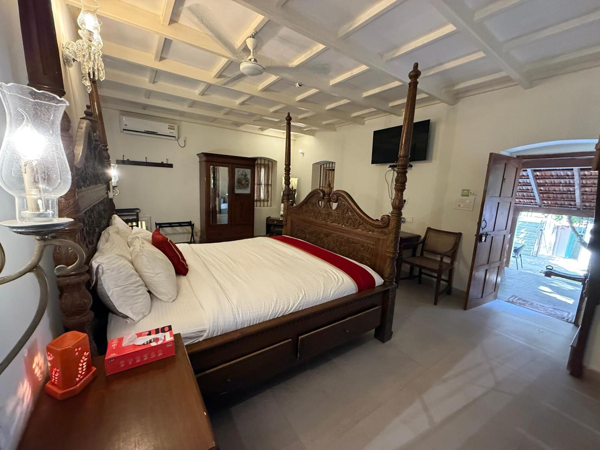 Lar Amorosa Boutique Hotel - Goa Calangute Kültér fotó